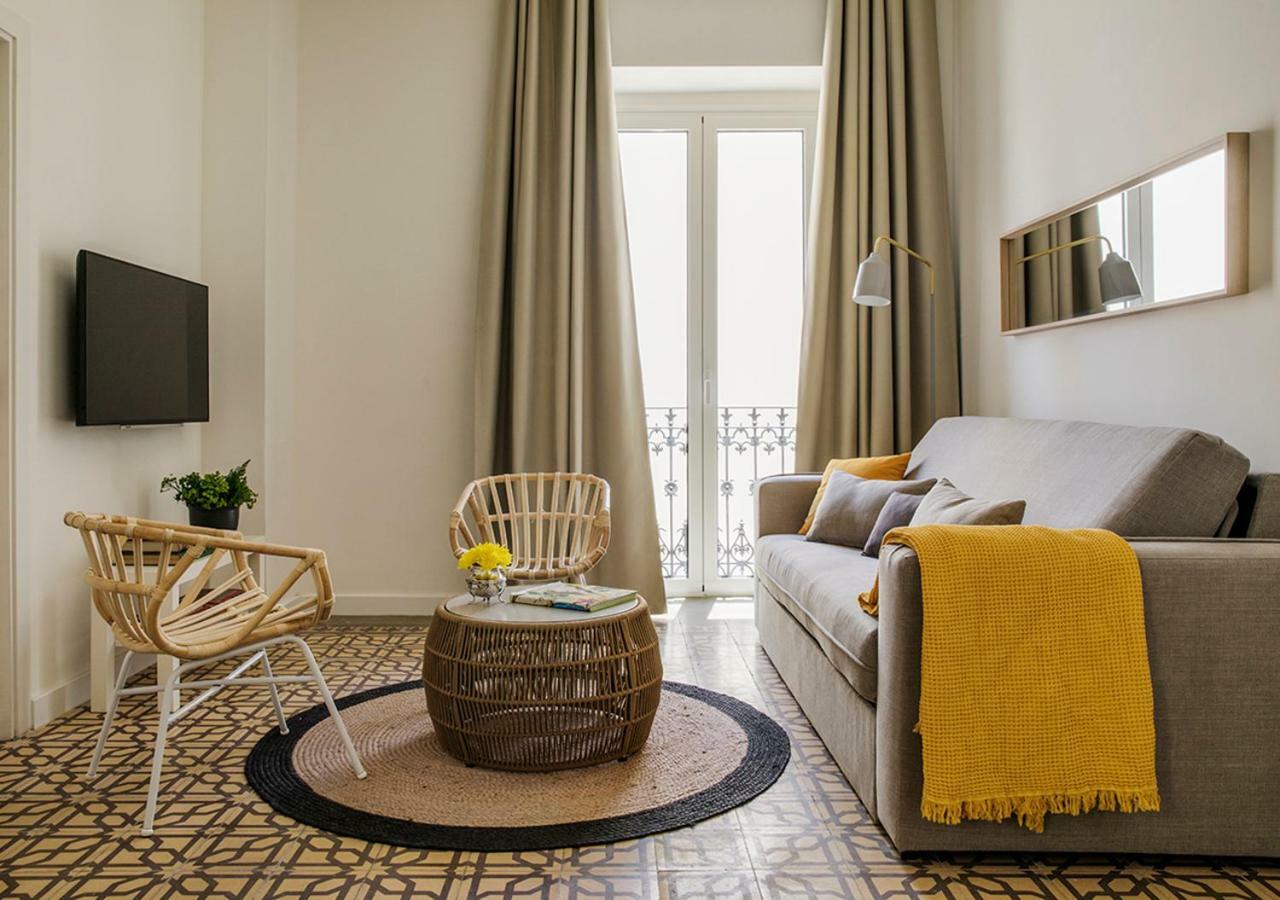 Апартаменти Santa Paula Pool & Luxury Севілья Екстер'єр фото