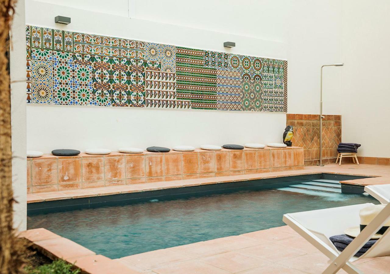 Апартаменти Santa Paula Pool & Luxury Севілья Екстер'єр фото